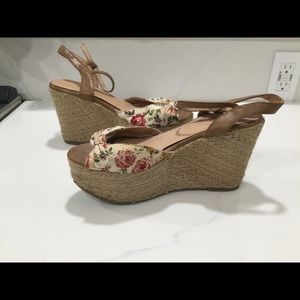 Cute platform Sandals